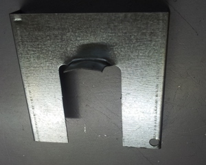 Side idler control pan dish